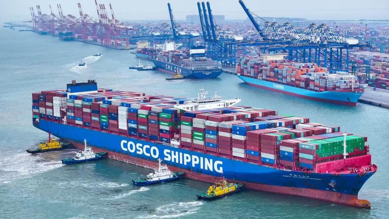 廣州港是華南最大綜合性主樞紐港。 廣州港是華南最大綜合性主樞紐港。