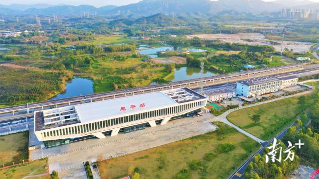 恩平站。南方+記者 楊興樂 攝 恩平站。南方+記者 楊興樂 攝