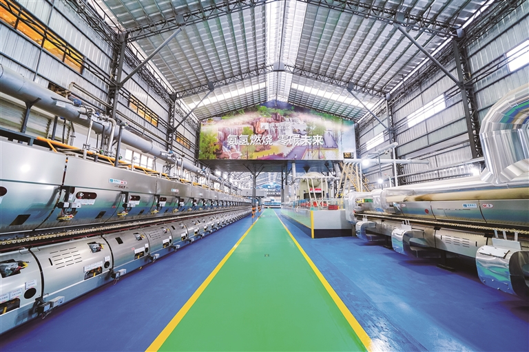 蒙娜麗莎全球首條陶瓷工業氨氫零碳燃燒示范線。/企業供圖