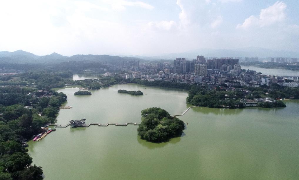 這是6月6日拍攝的惠州西湖一角（無(wú)人機(jī)照片）。新華社記者 盧漢欣 攝