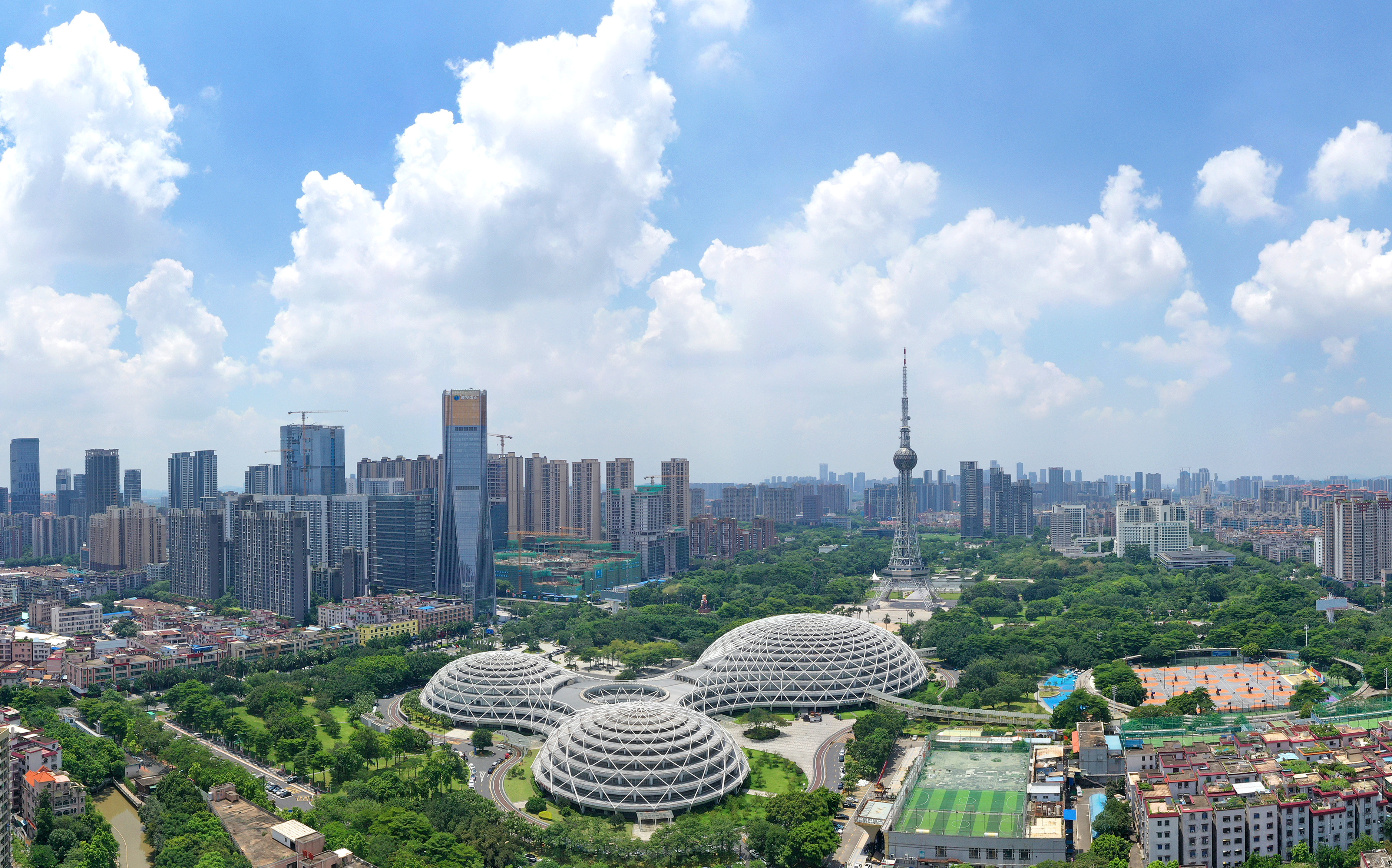 上半年,佛山全市地區生產總值6366.87億元。戴嘉信 攝 上半年,佛山全市地區生產總值6366.87億元。戴嘉信 攝