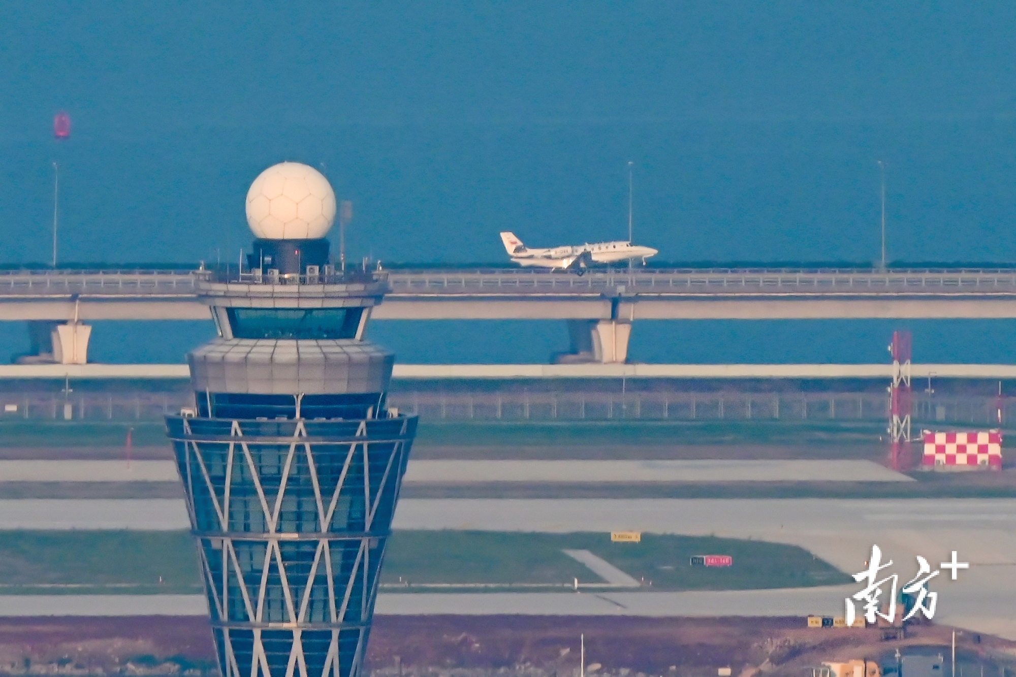 深圳機(jī)場(chǎng) 深圳機(jī)場(chǎng)