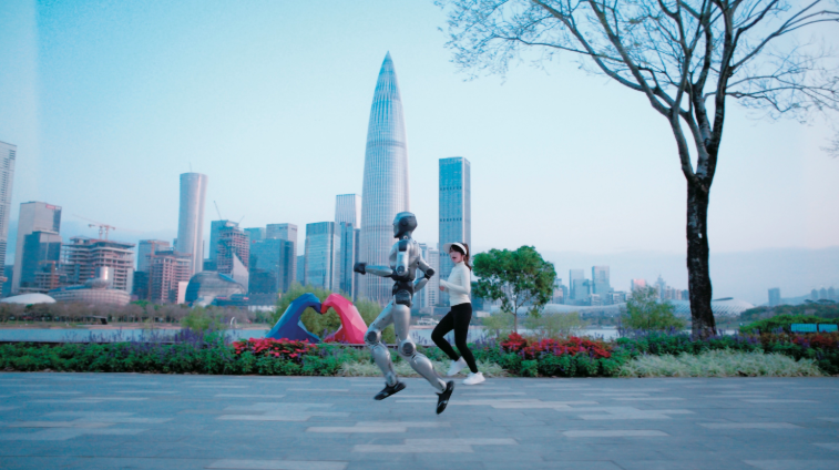 眾擎人形機器人在深圳街頭跑步。眾擎機器人/供圖 眾擎人形機器人在深圳街頭跑步。眾擎機器人/供圖