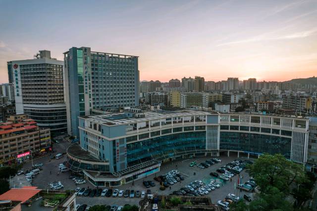 去年9月,惠州市第三人民醫(yī)院成為粵港澳大灣區(qū)“港澳藥械通”第三批指定醫(yī)療機(jī)構(gòu)。 去年9月,惠州市第三人民醫(yī)院成為粵港澳大灣區(qū)“港澳藥械通”第三批指定醫(yī)療機(jī)構(gòu)。