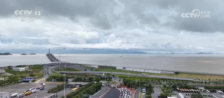 以通關便利化、支付便利化等為代表的服務升級正推動深港文旅資源共享。 以通關便利化、支付便利化等為代表的服務升級正推動深港文旅資源共享。