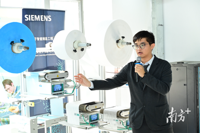 聚焦戰(zhàn)略科學(xué)家團隊、創(chuàng)新科研團隊、青年科技人才三大群體,構(gòu)建“梯度支持+模式創(chuàng)新”的創(chuàng)業(yè)賦能體系。 聚焦戰(zhàn)略科學(xué)家團隊、創(chuàng)新科研團隊、青年科技人才三大群體,構(gòu)建“梯度支持+模式創(chuàng)新”的創(chuàng)業(yè)賦能體系。