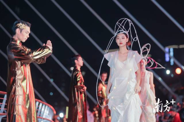 “T臺走秀”現場 “T臺走秀”現場
