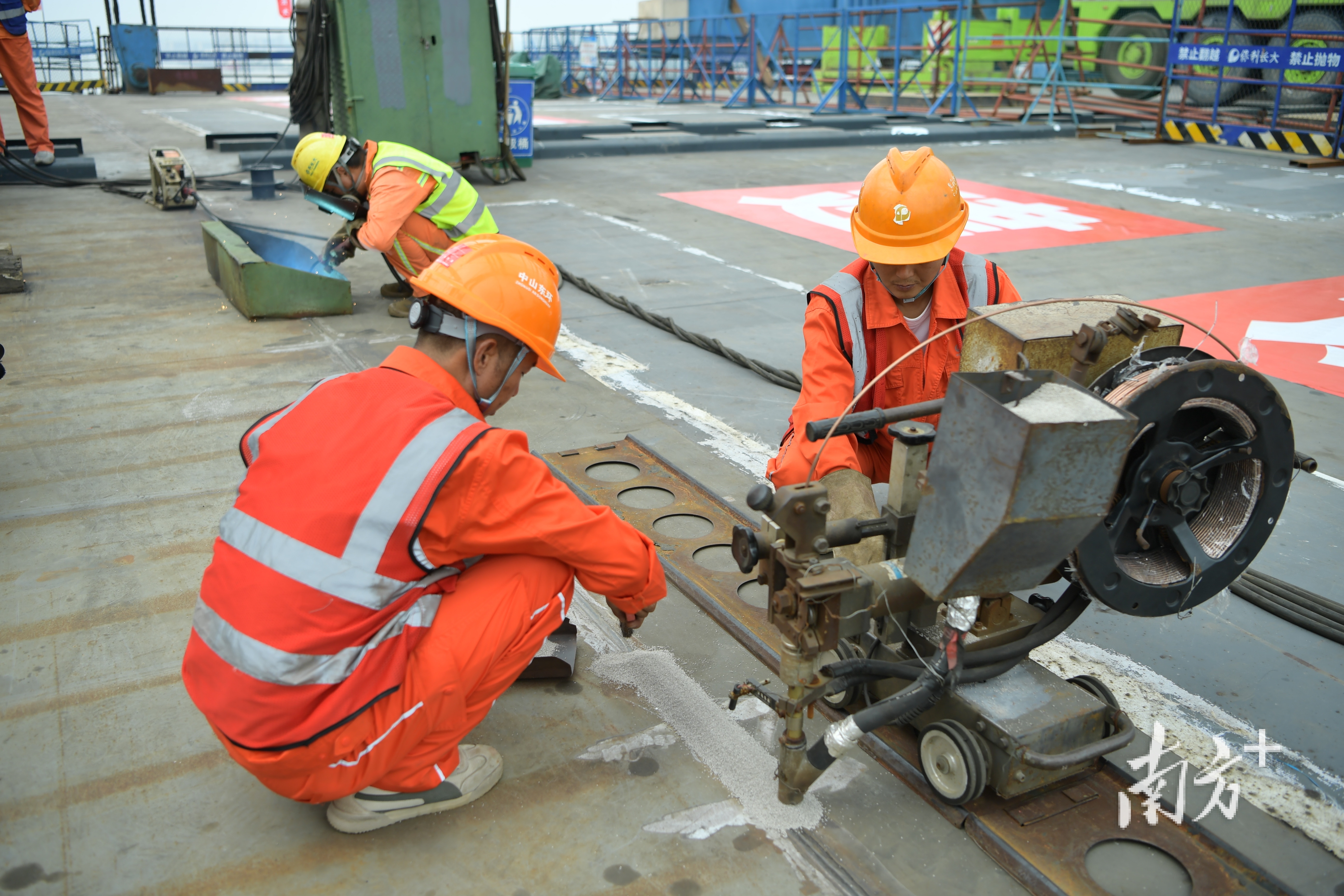 香山大橋10月31日合龍