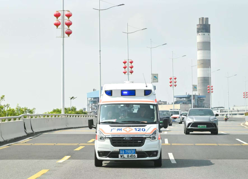 11月9日起,穗港跨境救護車服務正式開通 11月9日起,穗港跨境救護車服務正式開通