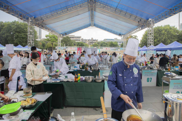 肇慶市“粵菜師傅”南藥藥膳技術交流大會舉行。肇慶市融媒體中心記者 楊樂祺 攝 