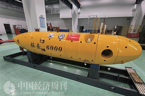 “探索6000”自主水下機器人 本刊記者 孫庭陽I攝 “探索6000”自主水下機器人 本刊記者 孫庭陽I攝